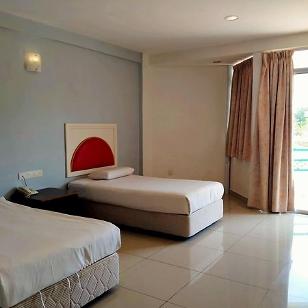 Akar Beach Resort Port Dickson Exterior foto